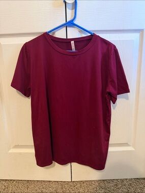 Classic Crew Neck Women’s T‑Shirt - Burgundy